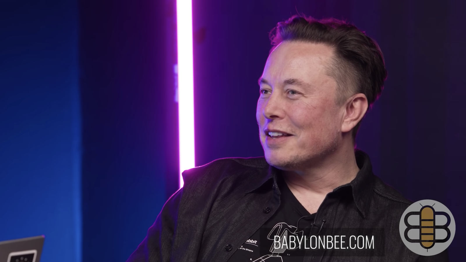 Elon Musk se senta com a equipe de The Babylon Bee para falar sobre acordar, lizabeth Warren, tributar os ricos, o Metaverso, qual super-herói Elon seria e como a esquerda está matando a comédia por meio de The Babylon Bee