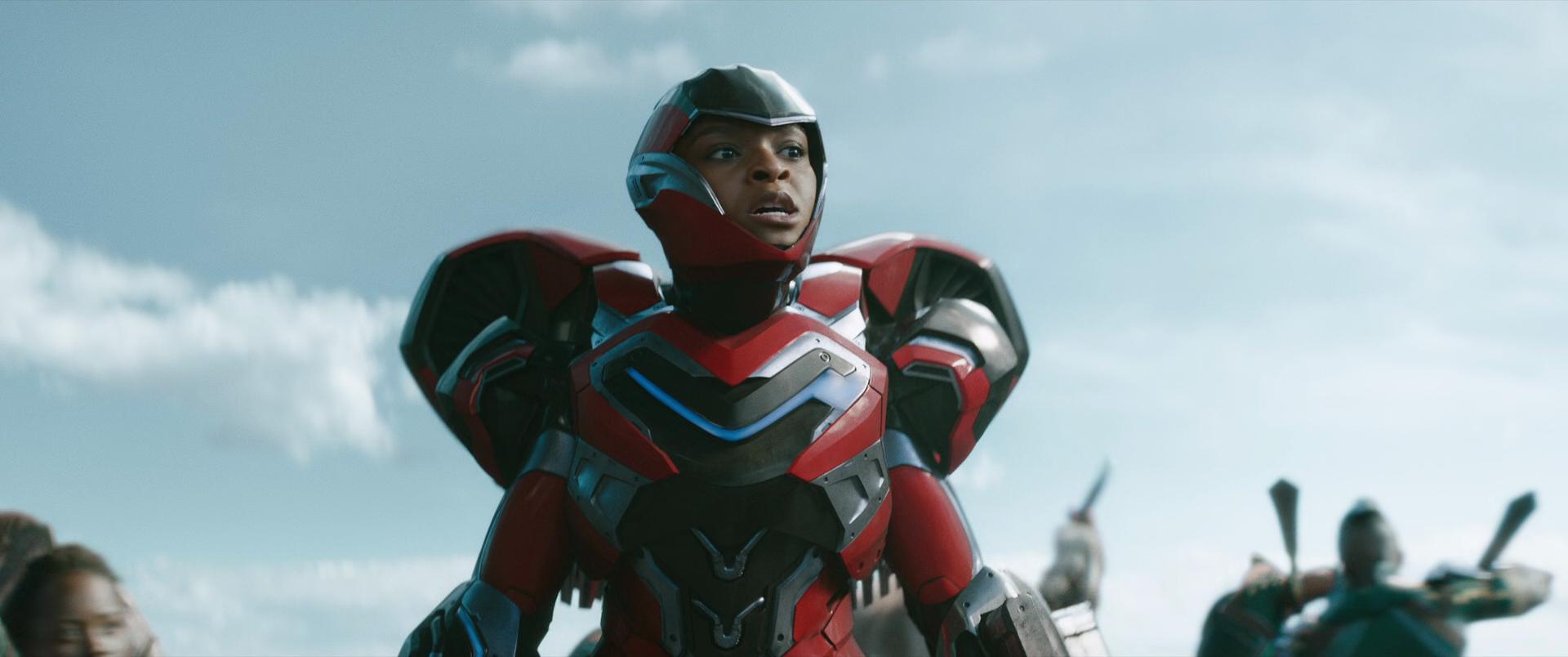 Riri Williams (Dominique Thorne) se prepara para a decolagem em Pantera Negra: Wakanda Forever (2022), Marvel Entertainment