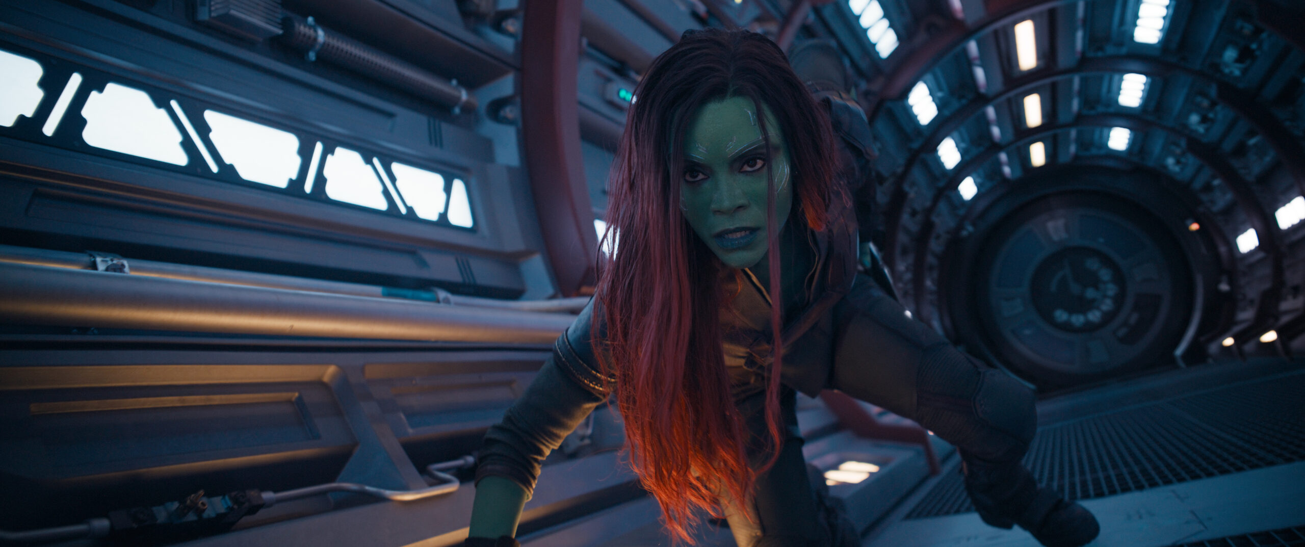 Zoe Saldana como Gamora em Guardiões da Galáxia Vol. 3. Foto cedida por Marvel Studios. © 2023 MARVEL.