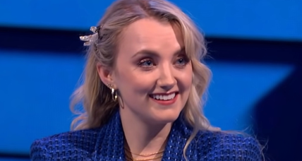 'Harry Potter' actress Evanna Lynch stops by The Russell Howard Hour in 2022