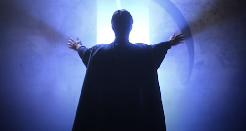 Doctor Mordrid (Jeffrey Combs) opens a portal in Doctor Mordrid (1992), Full Moon Entertainment