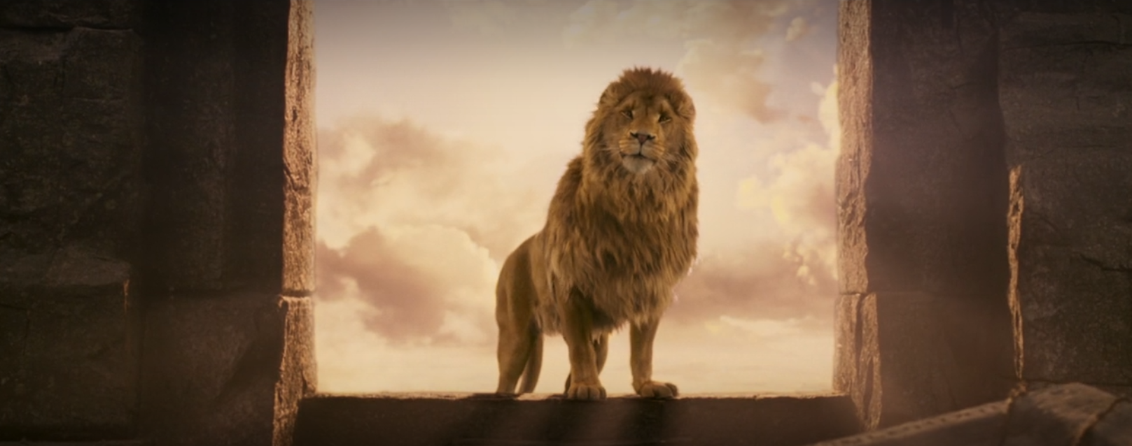 Liam Neeson como Aslan em As Crônicas de Nárnia: O Leão, a Feiticeira e o Guarda-Roupa (2005), The Walt Disney Company