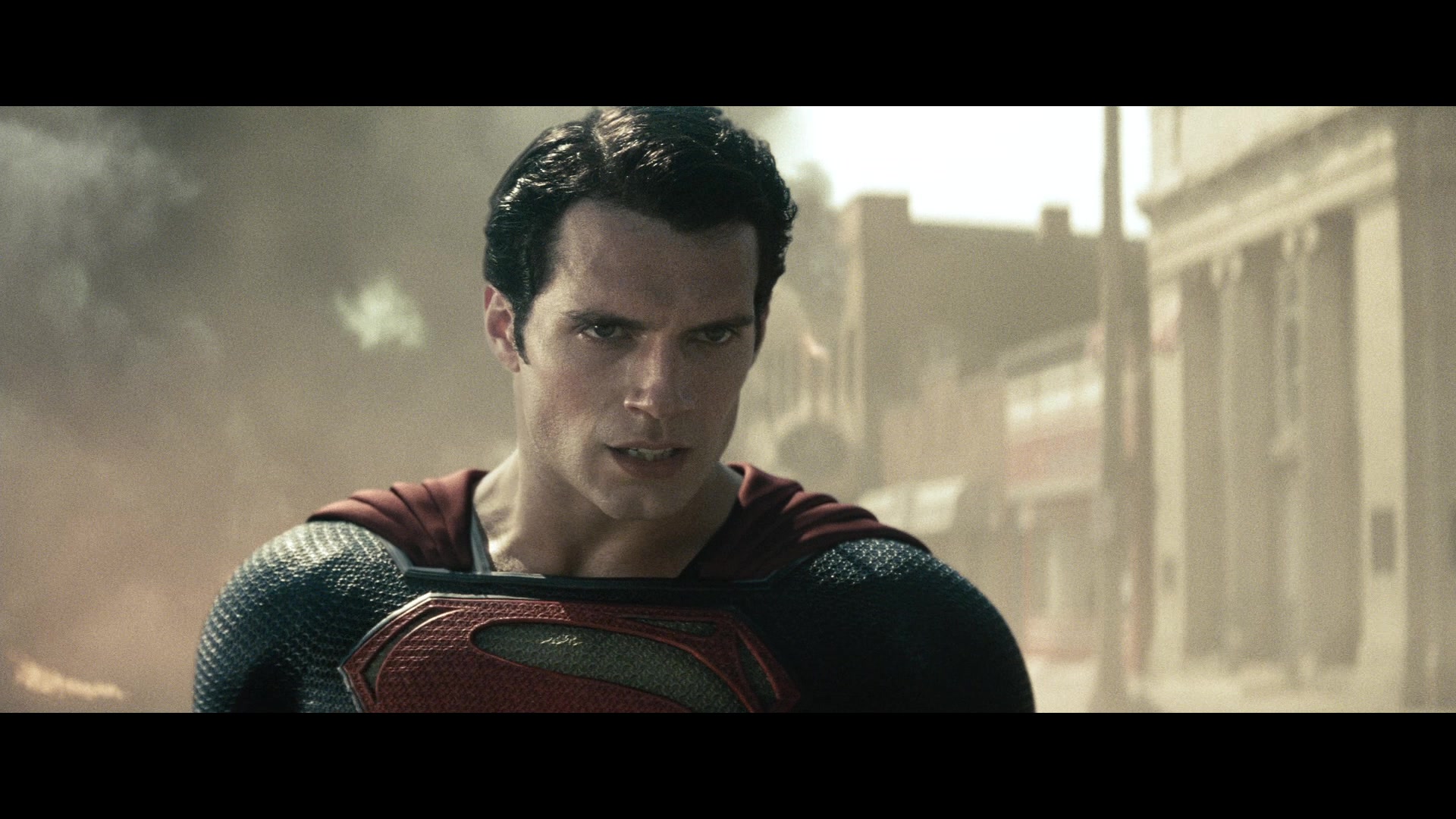 Superman (Henry Cavill) takes on Faora (Antje Traue) in Man of Steel (2013), Warner Bros. Pictures