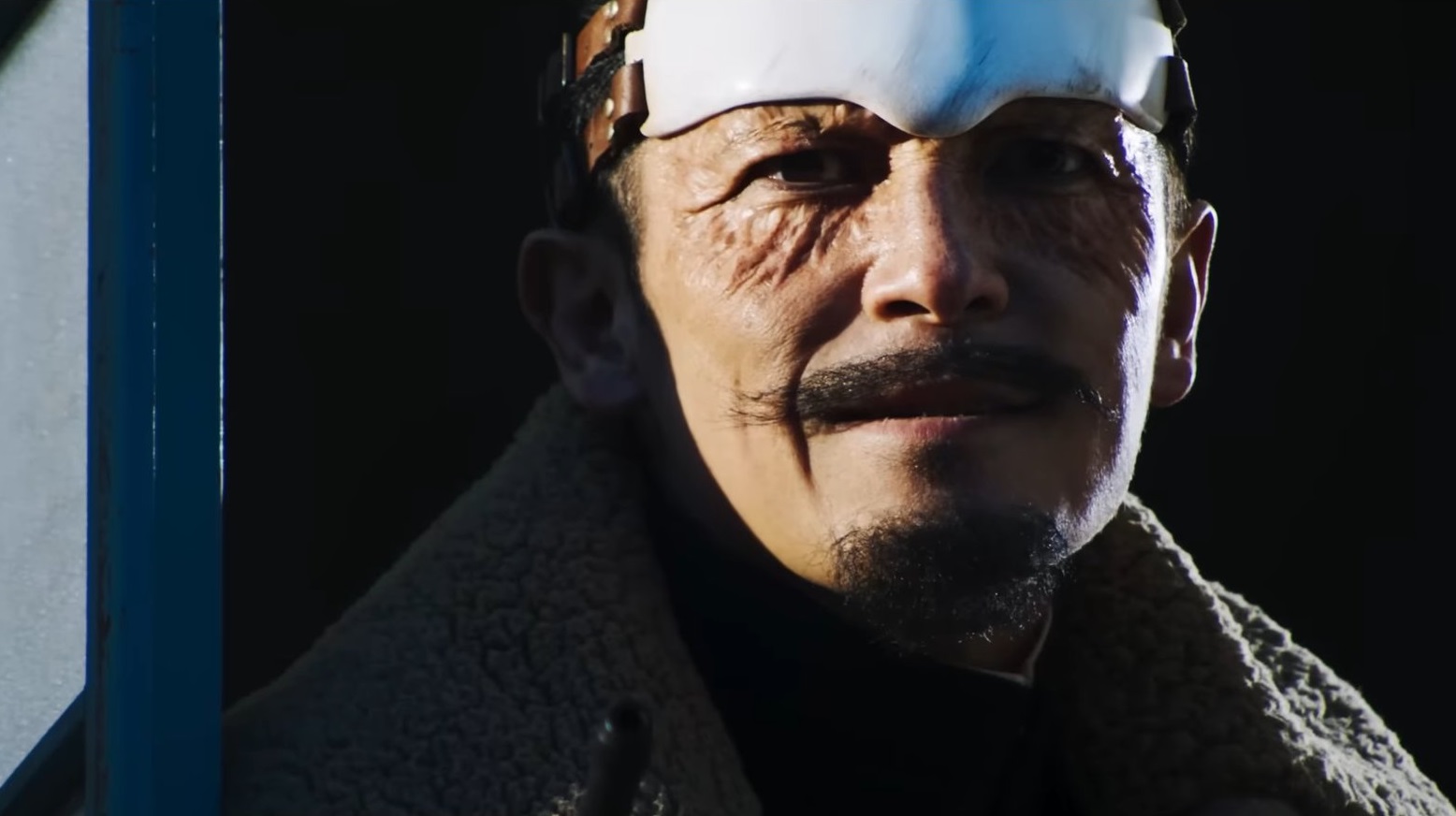 Primeiro Tenente Tokushirou Tsurumi (Hiroshi Tamaki) no trailer de ação ao vivo Golden Kamuy (2024), Credeus.