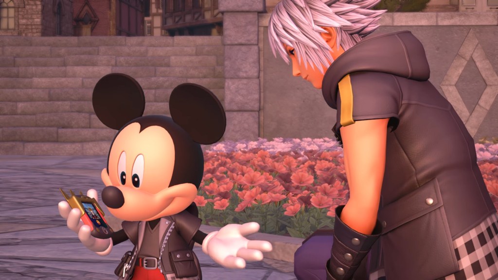 King Mickey (Chris Diamantopoulos) explains the concept of Replicas to Sora (Haley Joel Osment) in Kingdom Hearts 3 (2019), Square Enix