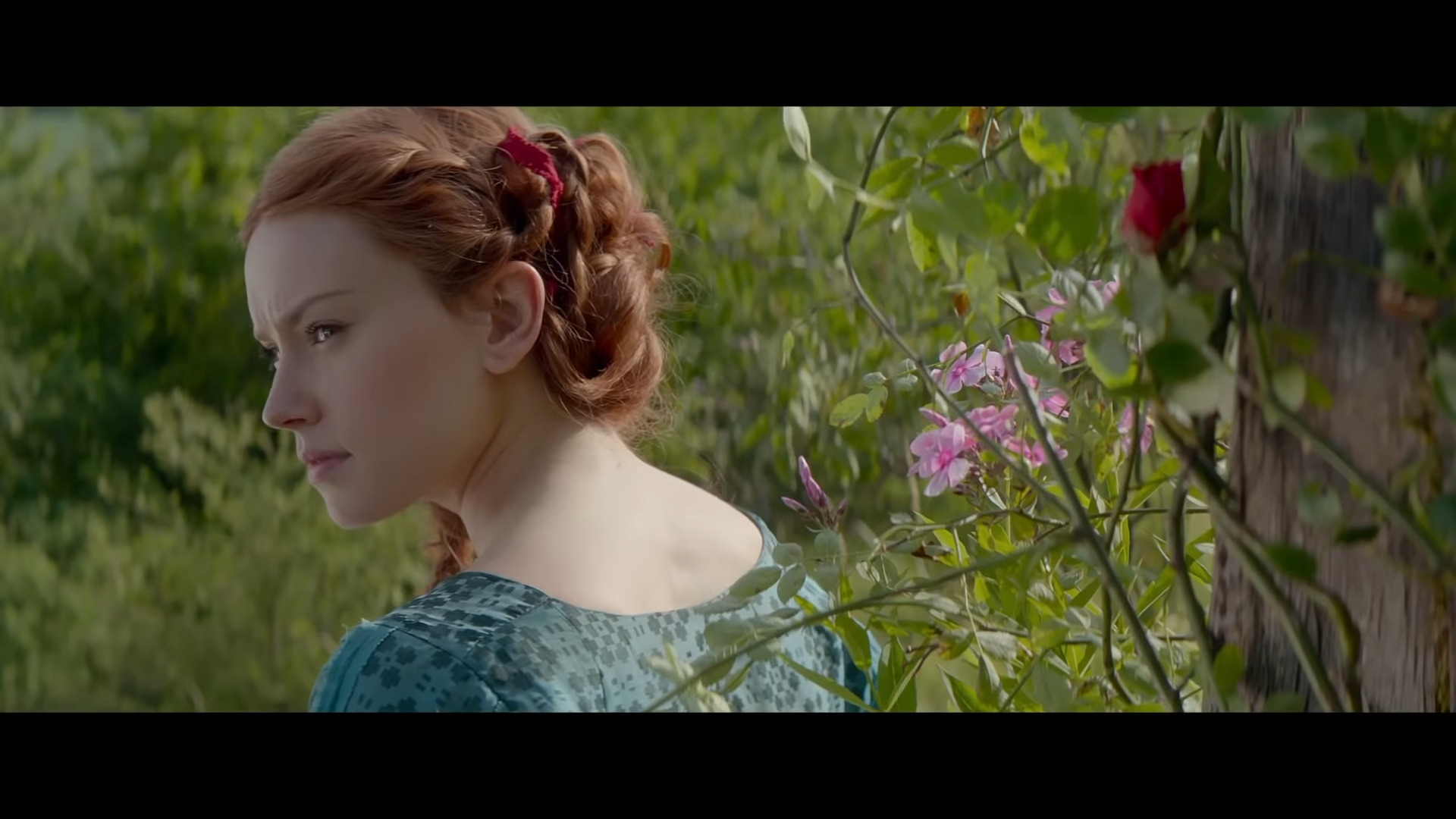 Ophelia (Daisy Ridley) takes a moment to herself in Ophelia (2018), Covert Media