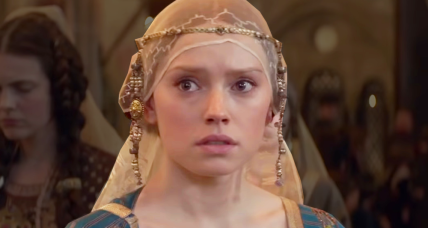 Ophelia (Daisy Ridley) attends the wedding of Claudius (Clive Owen) and Gertrude (Naomi Watts) in Ophelia (2018), Covert Media