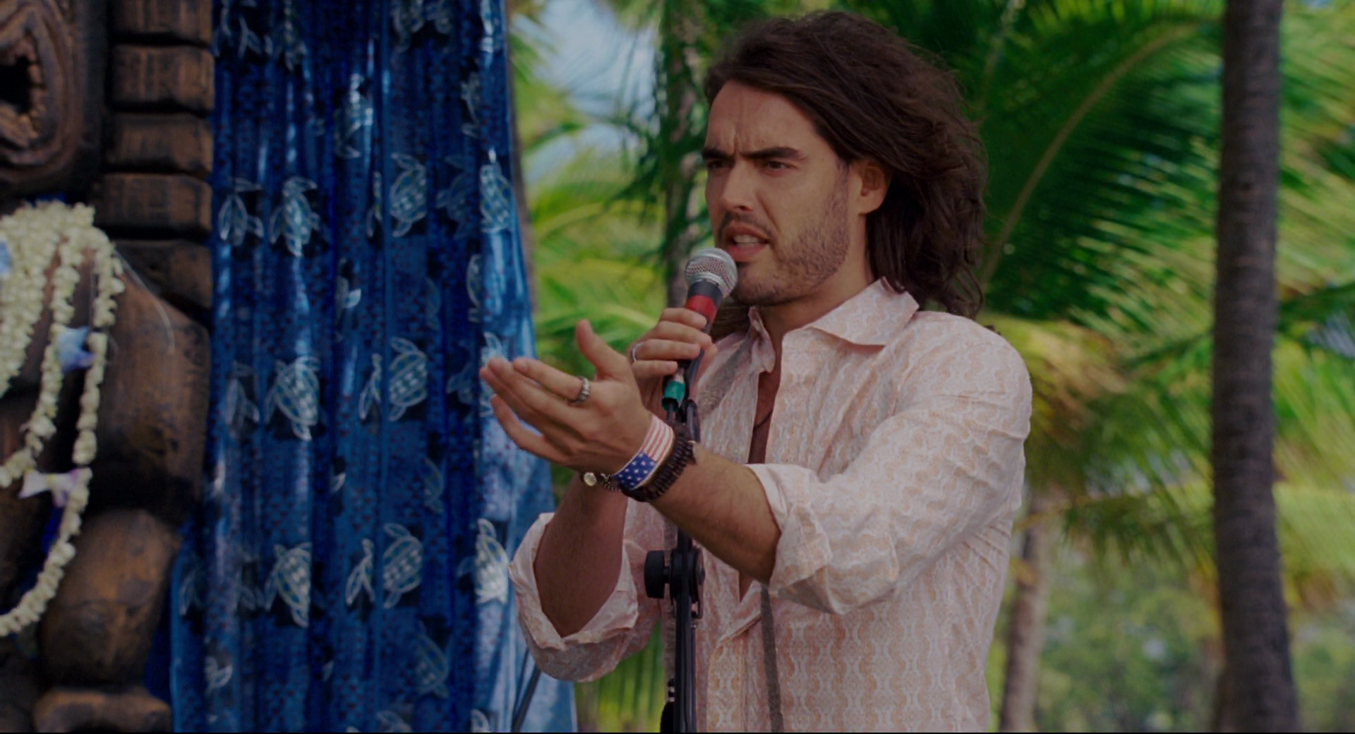 Aldous Snow (Russell Brand) dedicates his song to his new lover in Forgetting Sarah Marshall (2008), Universal Pictures