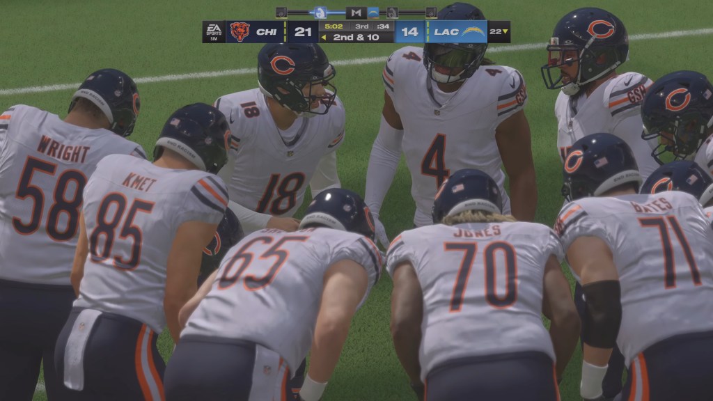The Chicago Bears huddle up around QB Caleb Williams in Madden 24 (2023), Electronic Arts