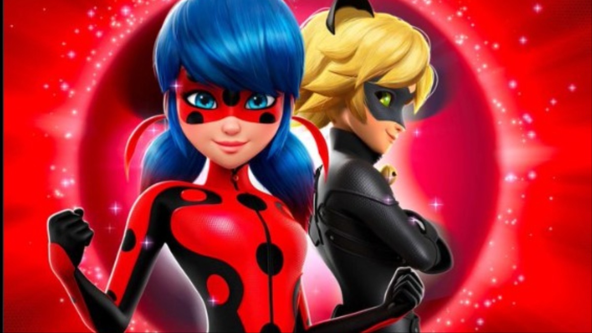 Ladybug and Cat Noir in the Intro Poster of Miraculous The Movie- (screenshot): Netflix 2023