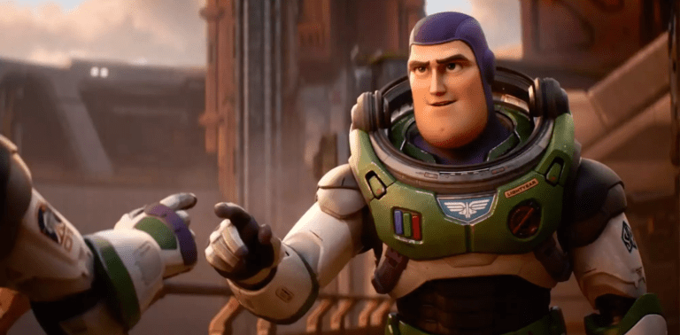 Buzz Lightyear meets Buzz Lightyear in Lightyear (2022), Pixar