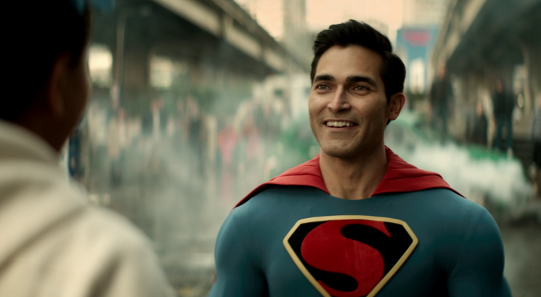 Superman (Tyler Hoechlin) reveals himself to the people of Metropolis in Superman & Lois Season 3 Episode 12 "What Kills You Only Makes You Stronger" (2023), The CW