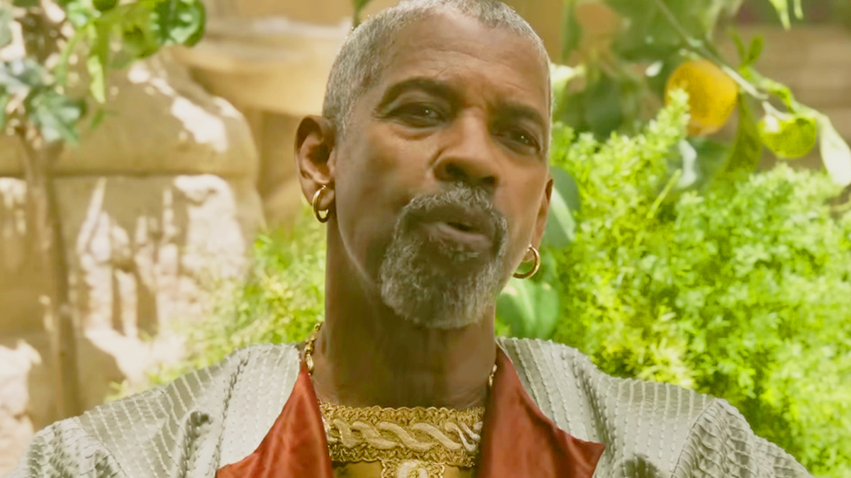 Macrinus (Denzel Washington) pontificates on his wealth in Gladiator 2 (2024), Paramount Pictures