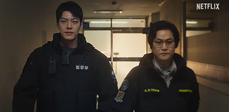 Lee Sang-woo (Lee Hae-young) and Lee Jeong-do (Kim Woo-bin) are ready for action in Officer Black Belt (2024), Netflix