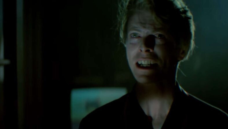 David Bowie isn't afraid of Americans, but he's afraid of dying in The Hunger (1983) MGM/UA Entertainment